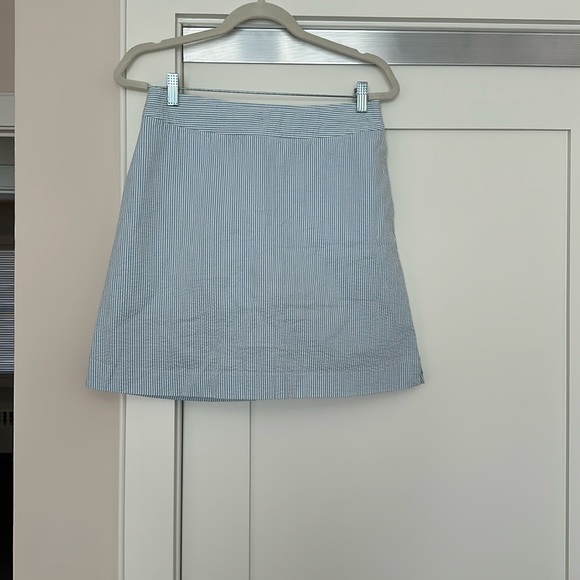 Vineyard Vines Skort Searsucker - size 6 - Picture 1 of 4